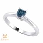 inel de logodna solitaire cu diamant albastru patrat