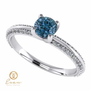 Inel de logodna din aur cu diamant albastru si diamante incolore ES110