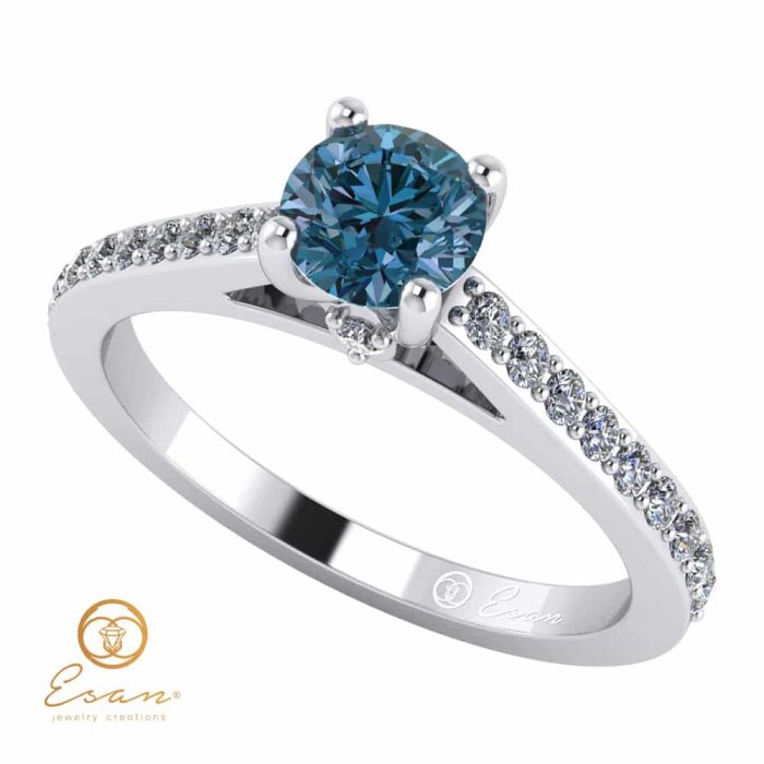 Inel de logodna din aur cu diamant albastru si diamante incolore ES89