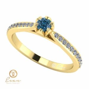 Inel de logodna din aur cu diamant albastru si diamante incolore ES92