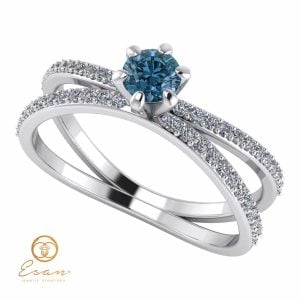 Inel de logodna din aur cu diamant albastru si diamante incolore ES96