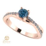 Inel de logodna din aur cu diamant albastru si diamante incolore ES104