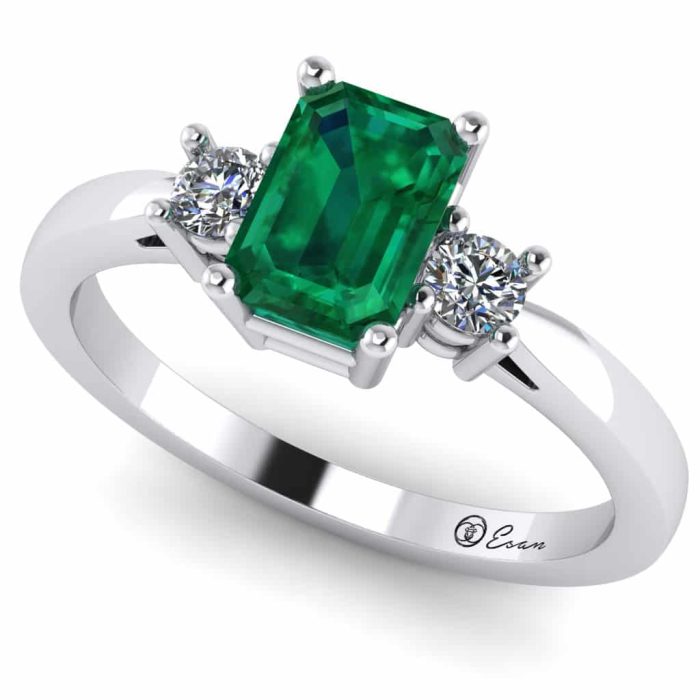 Inel de logodna din aur cu smarald emerald si diamante ES153