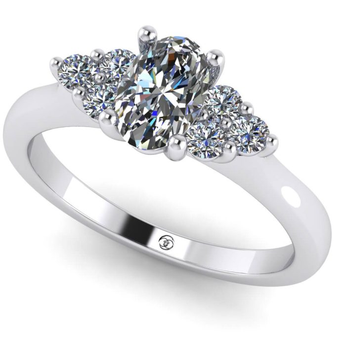 Inel logodna diamant oval si diamante aur ES210