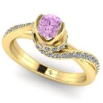 Inel cu diamant roz si diamante model rasucit din aur galben de logodna ES358