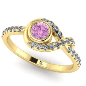 Inel de logodna cu diamant roz si diamante din aur galben de logodna ES394