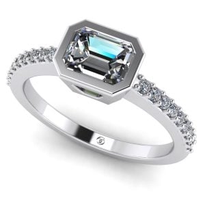 Inel logodna cu diamant emerald si diamante sec aur alb ES216